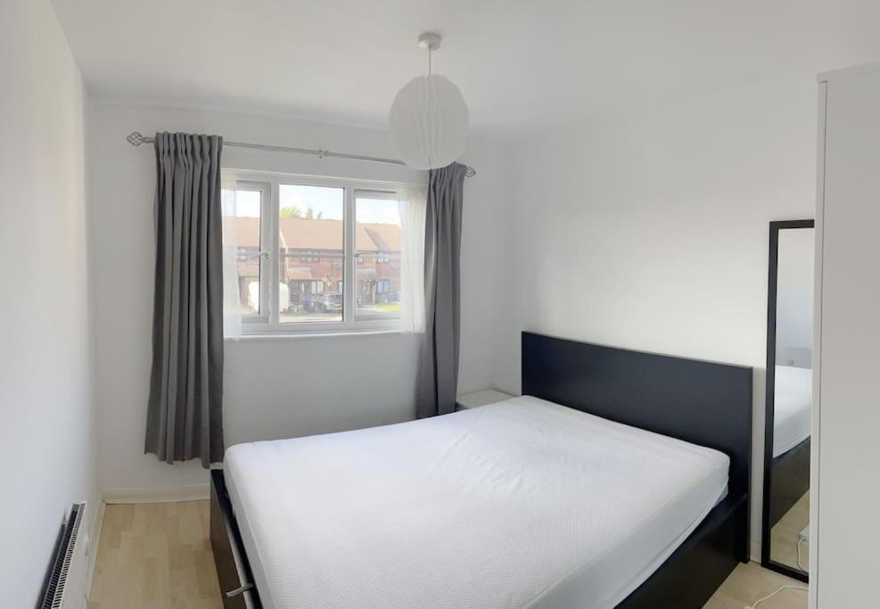 Colliers Wood 1 Bed South London Short Stay Mitcham Exterior foto