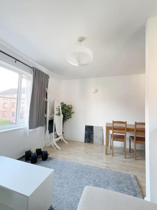 Colliers Wood 1 Bed South London Short Stay Mitcham Exterior foto
